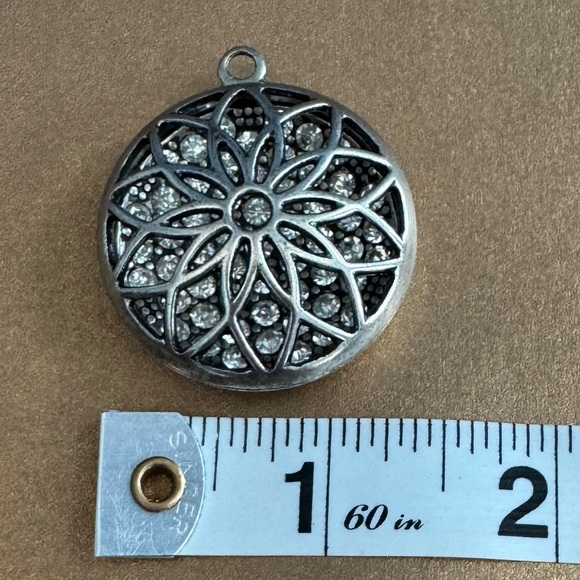 Silvertone 3D Floral Medallion Pendant - Picture 9 of 10